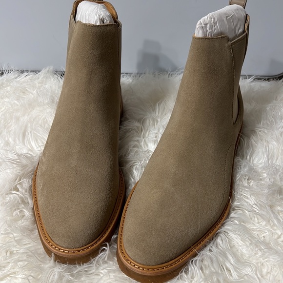 Coach Boot Sde Chlsea Crepe;Nm7;11 D
COLOR: OAT BROWN
SIZE: 11
QTY: 1 - Picture 3 of 5